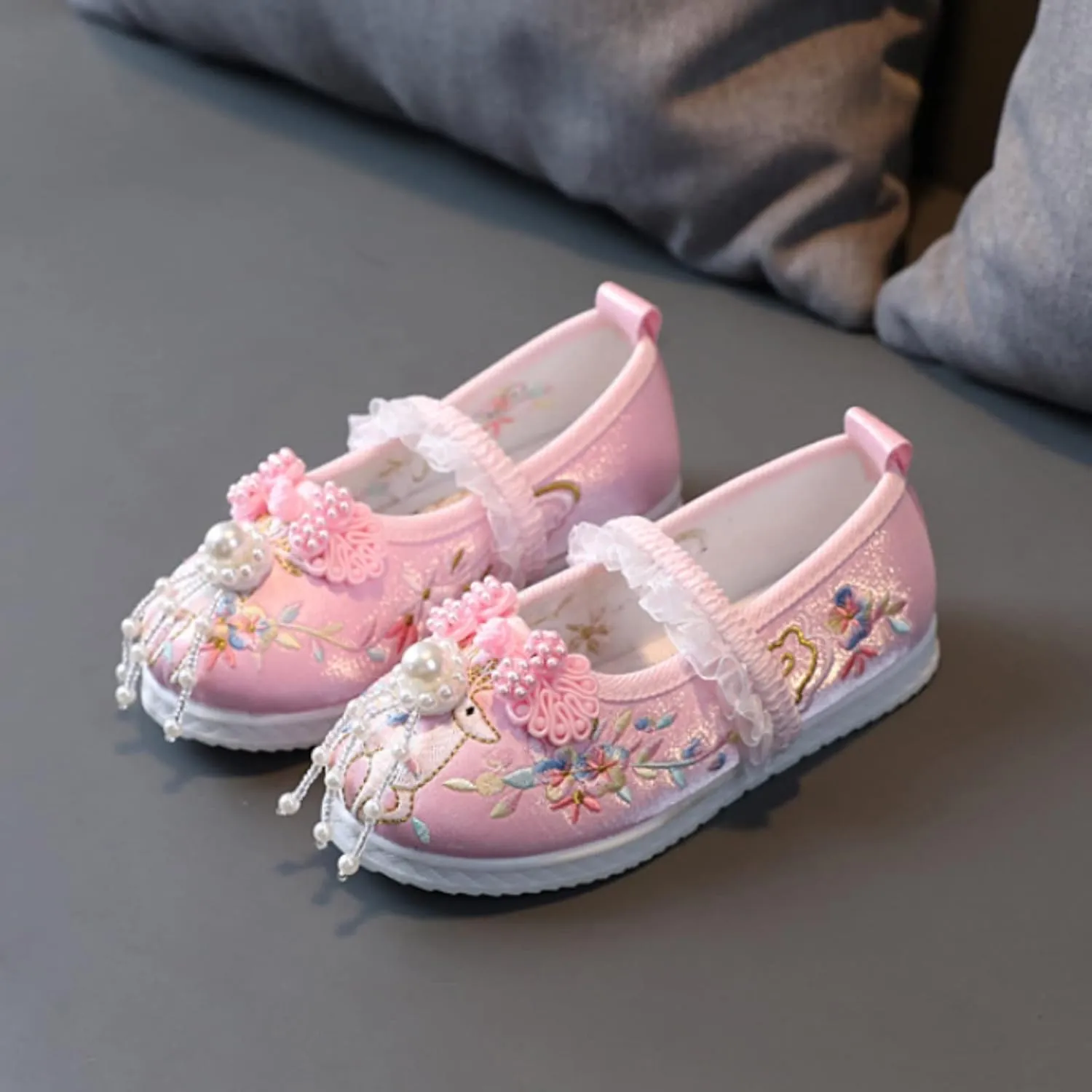 Chinese Traditional Embroidered Costume Shoes Girls Ancient Round Toe Floral Flat Fairy Cheongsam Dress Up Shoes