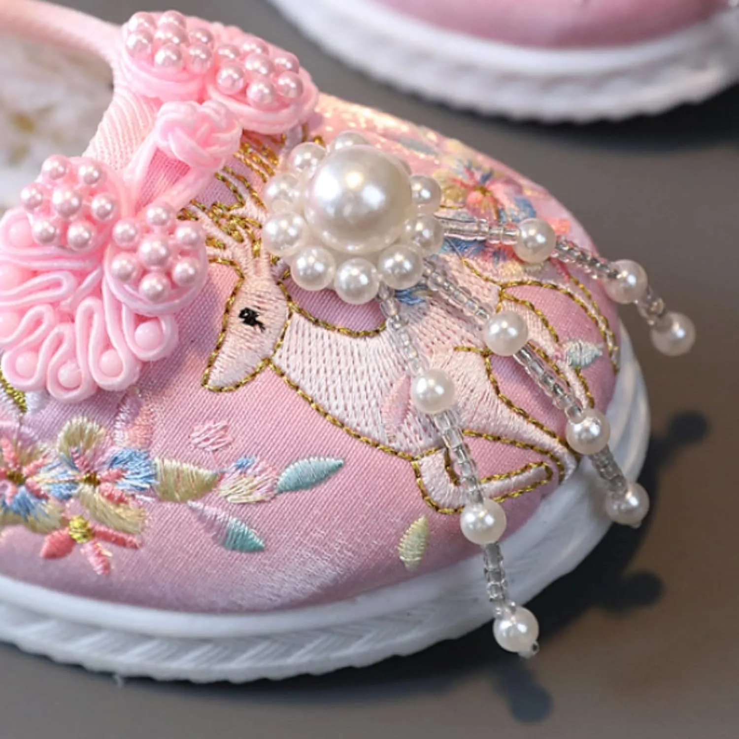 Chinese Traditional Embroidered Costume Shoes Girls Ancient Round Toe Floral Flat Fairy Cheongsam Dress Up Shoes