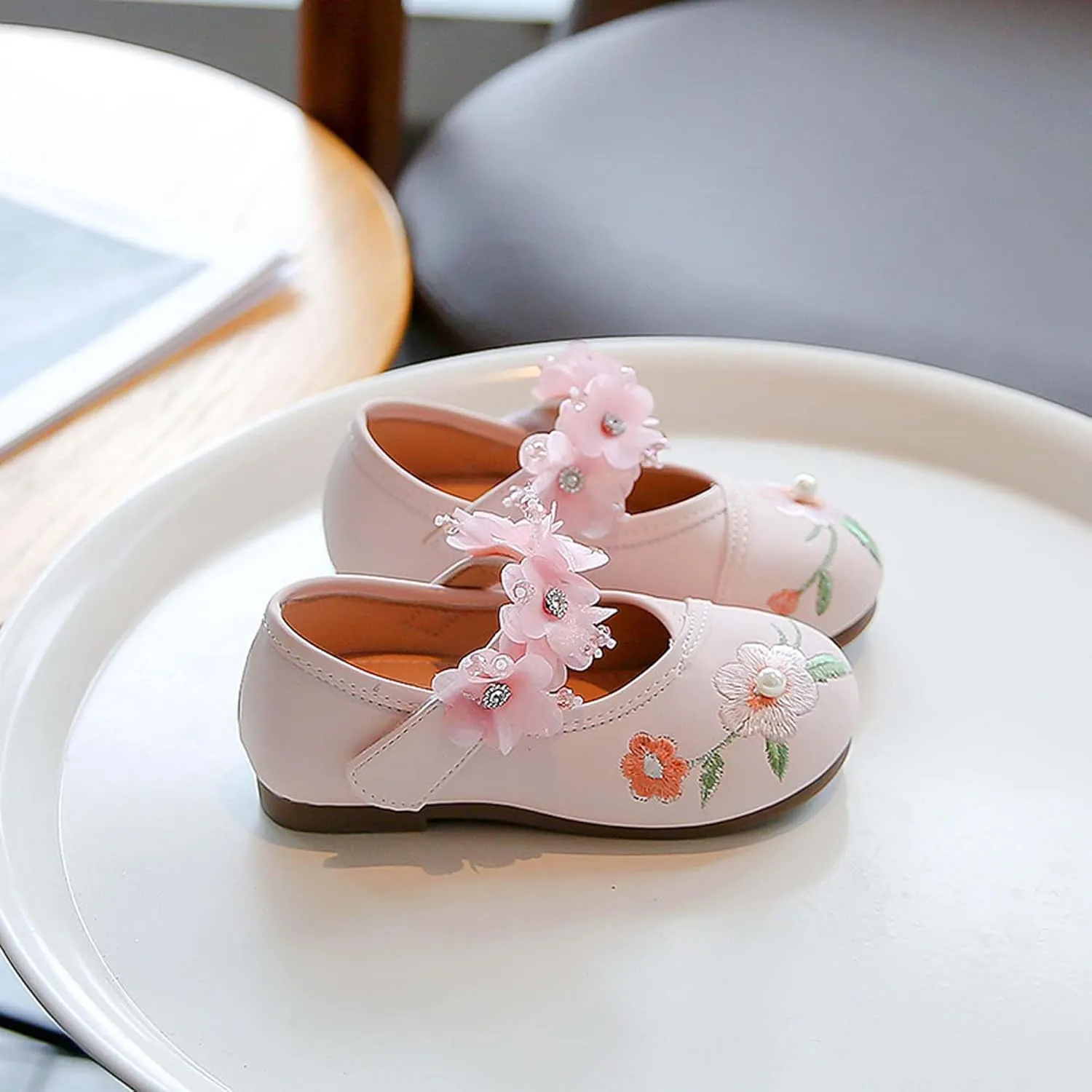Girl Mary Jane Dance Shoes Ballet Sports Shoes Traditional Chinese Flower Embroidered Shoes Princess Skirt Flat Shoes