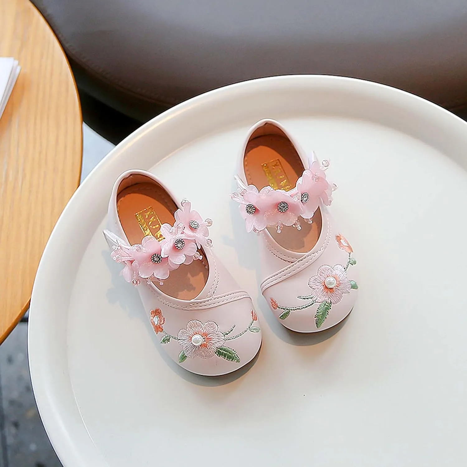 Girl Mary Jane Dance Shoes Ballet Sports Shoes Traditional Chinese Flower Embroidered Shoes Princess Skirt Flat Shoes