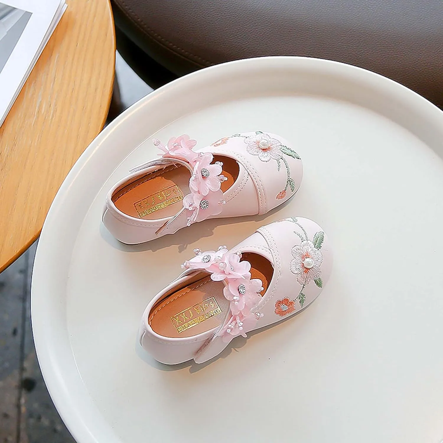 Girl Mary Jane Dance Shoes Ballet Sports Shoes Traditional Chinese Flower Embroidered Shoes Princess Skirt Flat Shoes