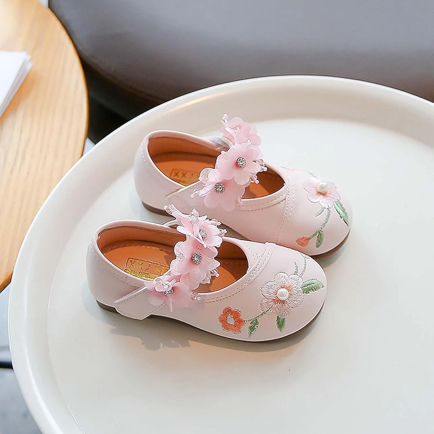 Girl Mary Jane Dance Shoes Ballet Sports Shoes Traditional Chinese Flower Embroidered Shoes Princess Skirt Flat Shoes