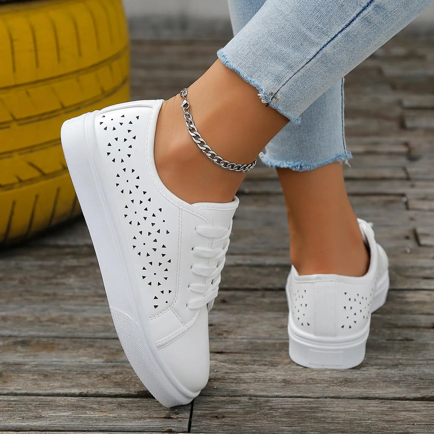 Ladies Fashion Solid Color Breathable Hollow Leather Lace Up Flat Bottomed Casual Shoes Casual Lace up Shoes for Women