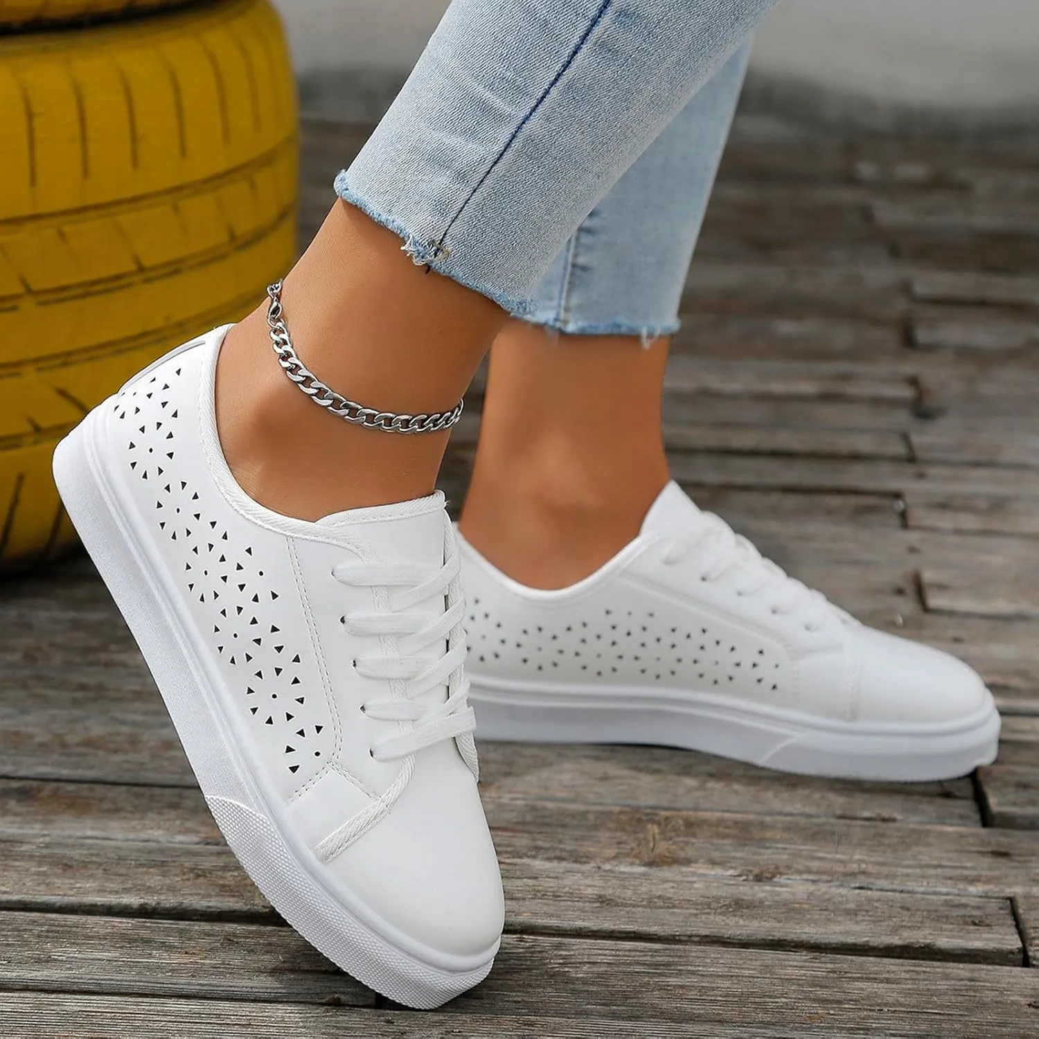 Ladies Fashion Solid Color Breathable Hollow Leather Lace Up Flat Bottomed Casual Shoes Casual Lace up Shoes for Women