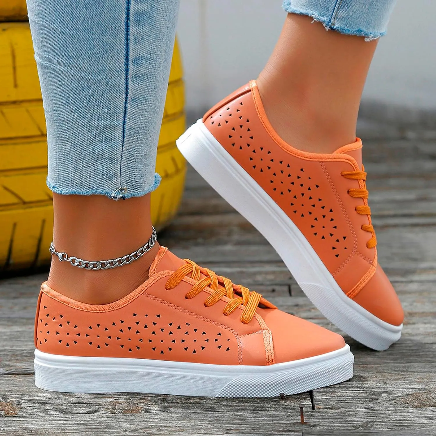 Ladies Fashion Solid Color Breathable Hollow Leather Lace Up Flat Bottomed Casual Shoes Casual Lace up Shoes for Women