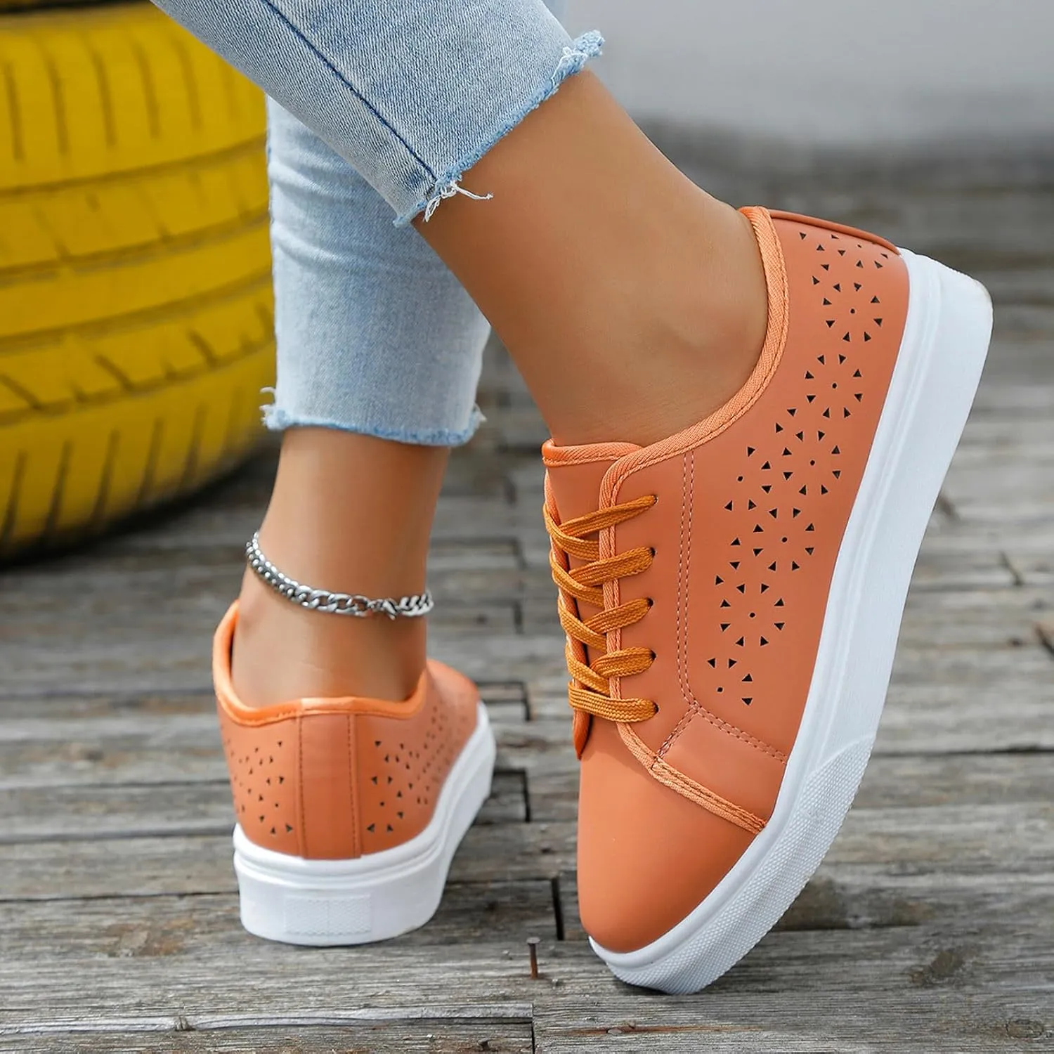Ladies Fashion Solid Color Breathable Hollow Leather Lace Up Flat Bottomed Casual Shoes Casual Lace up Shoes for Women