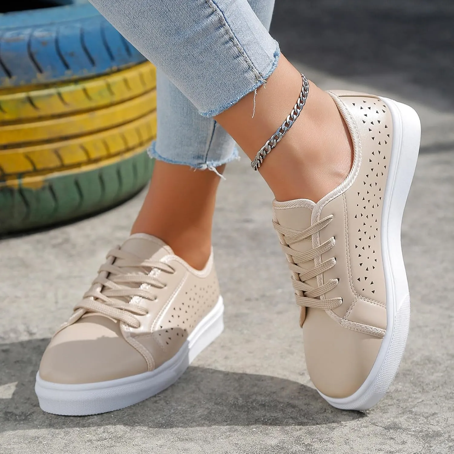 Ladies Fashion Solid Color Breathable Hollow Leather Lace Up Flat Bottomed Casual Shoes Casual Lace up Shoes for Women