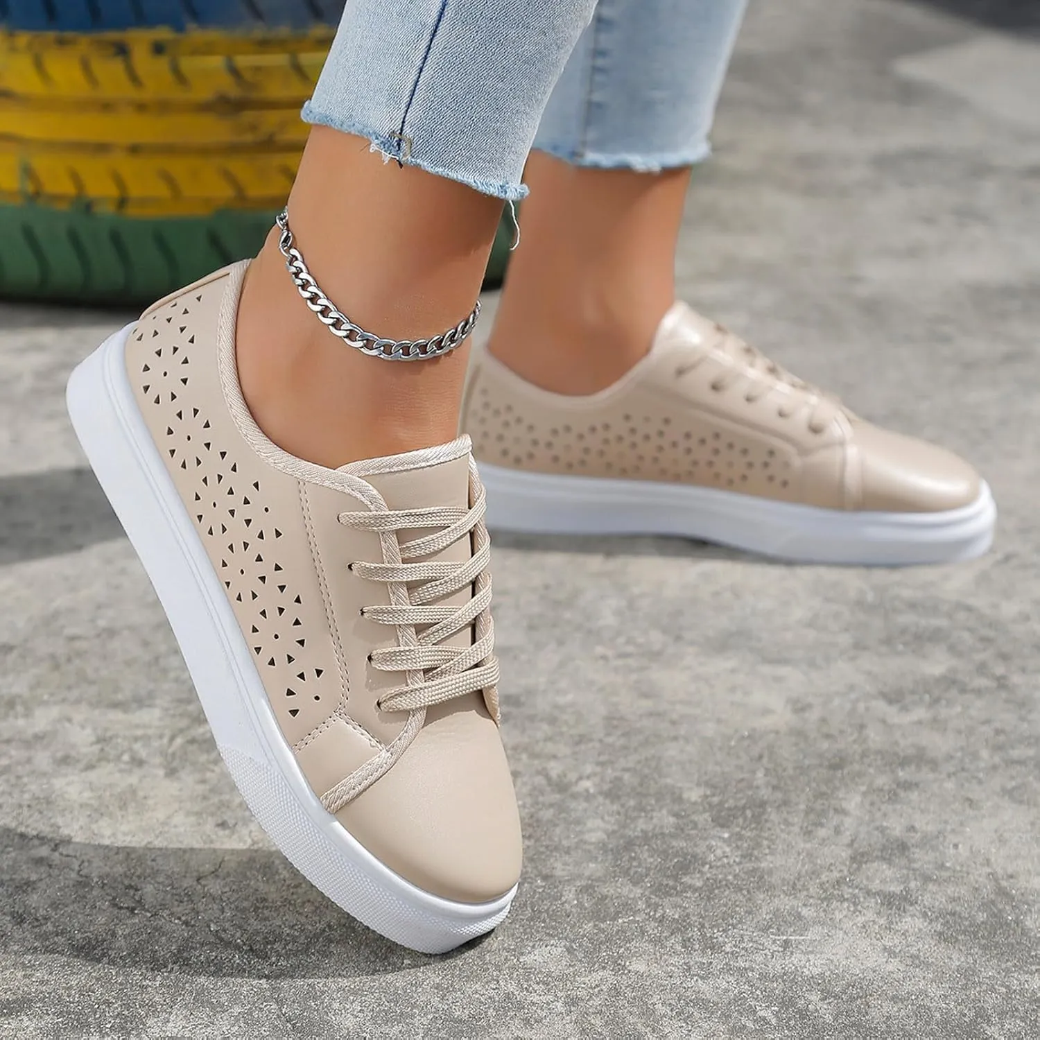 Ladies Fashion Solid Color Breathable Hollow Leather Lace Up Flat Bottomed Casual Shoes Casual Lace up Shoes for Women