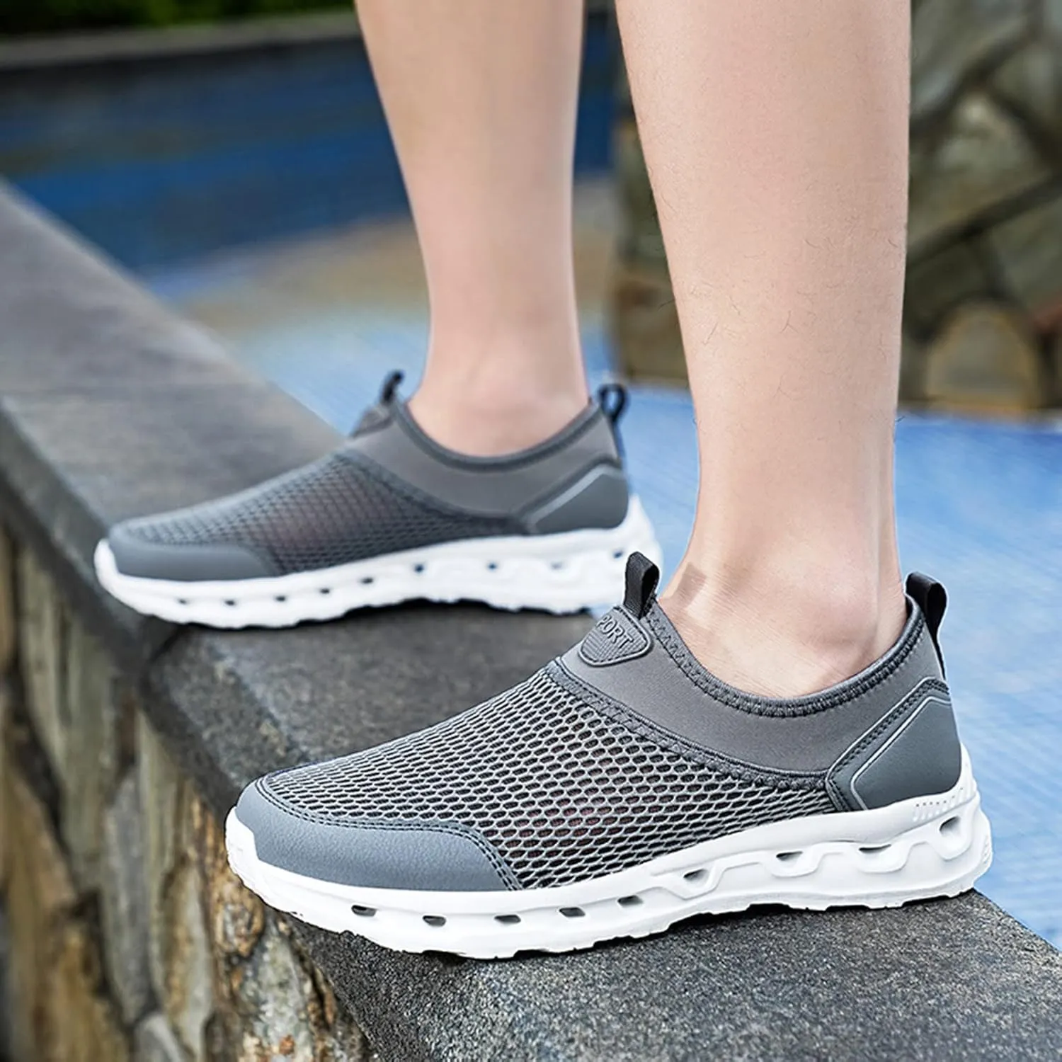 Men's Hollow Mesh Sports Shoes Fashion Breathable Beach Shoes Comfortable Non Slip Soft Flat Elderly Shoe