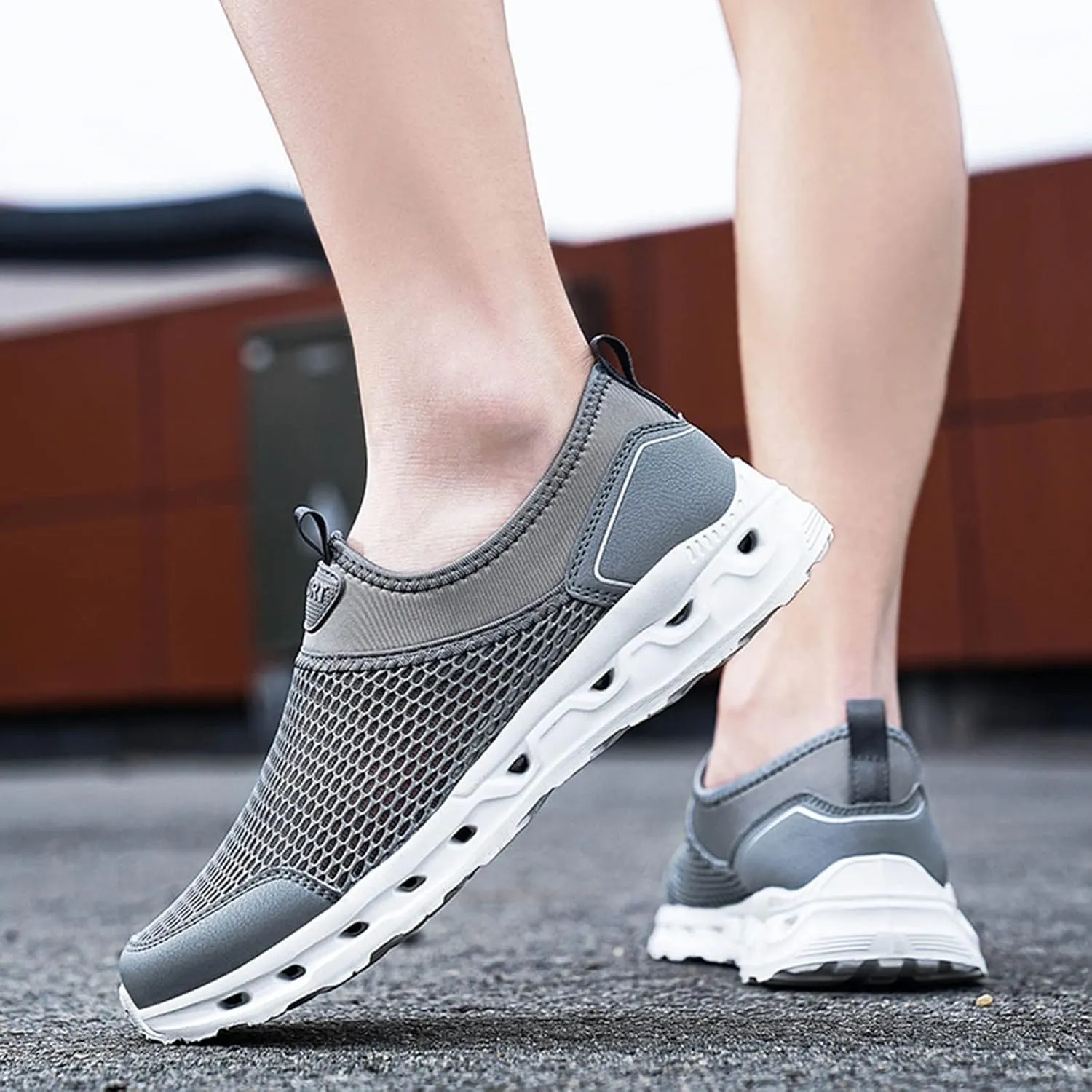 Men's Hollow Mesh Sports Shoes Fashion Breathable Beach Shoes Comfortable Non Slip Soft Flat Elderly Shoe