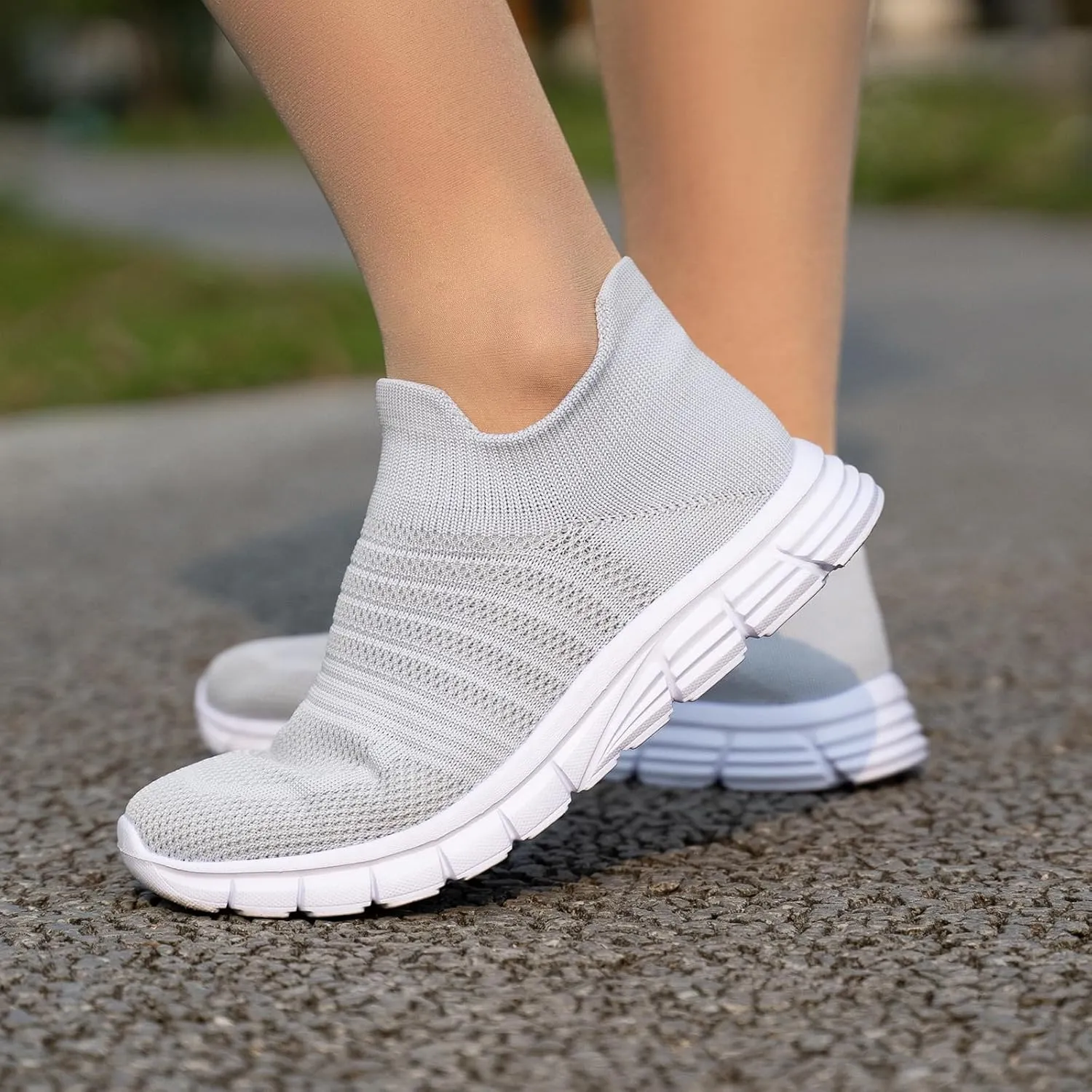 Women Casual Walking Shoes Slip on Comfortable Outdoor Shoes Sport Sneakers